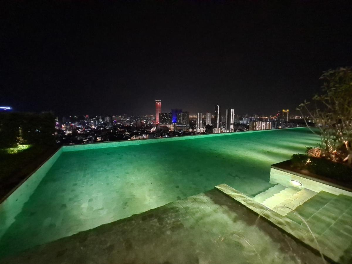 Beacon Executive Suite - Skypool Penang View George Town Exterior photo