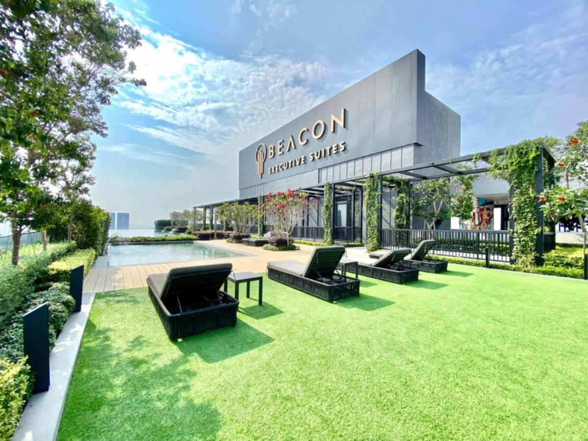 Beacon Executive Suite - Skypool Penang View George Town Exterior photo